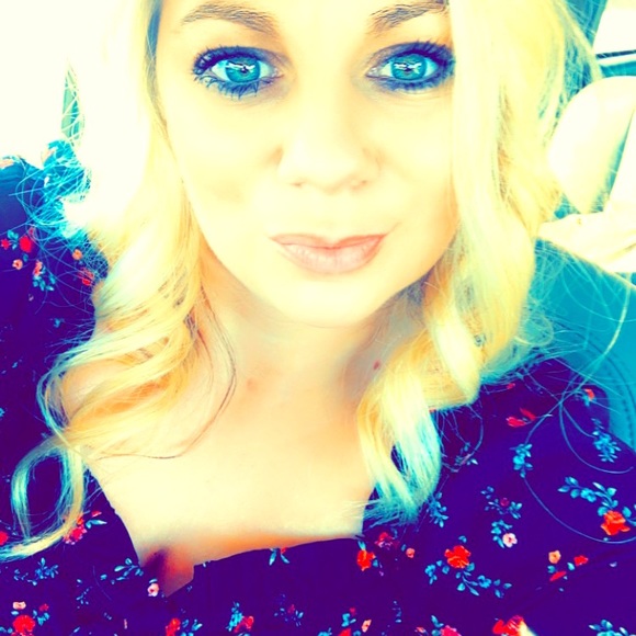 Meet your Posher, Lindsey - Picture 1 of 1